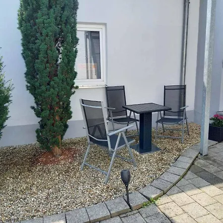 Old Factory Living Apartment Adelsdorf Exterior photo